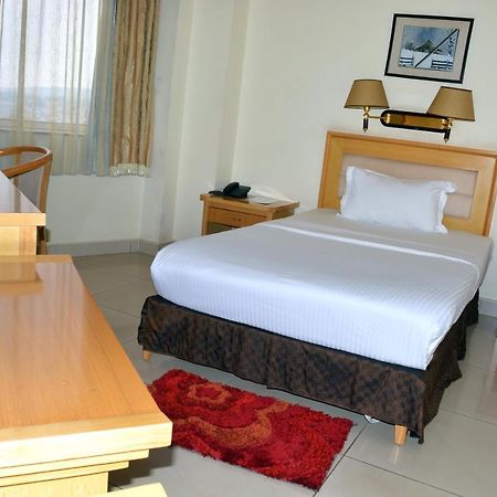 Civitas Hotel Кигали Екстериор снимка