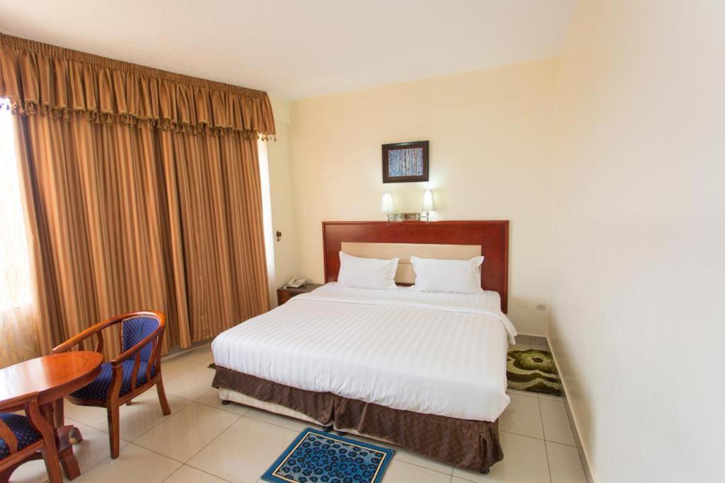 Civitas Hotel Кигали Екстериор снимка
