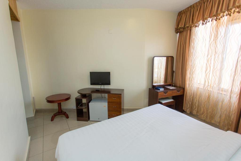 Civitas Hotel Кигали Екстериор снимка