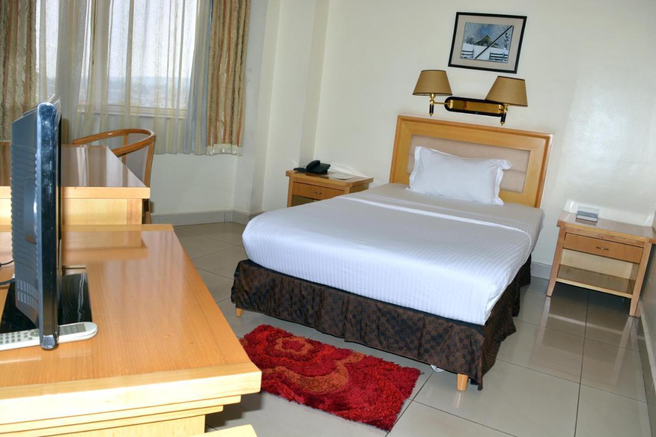 Civitas Hotel Кигали Екстериор снимка