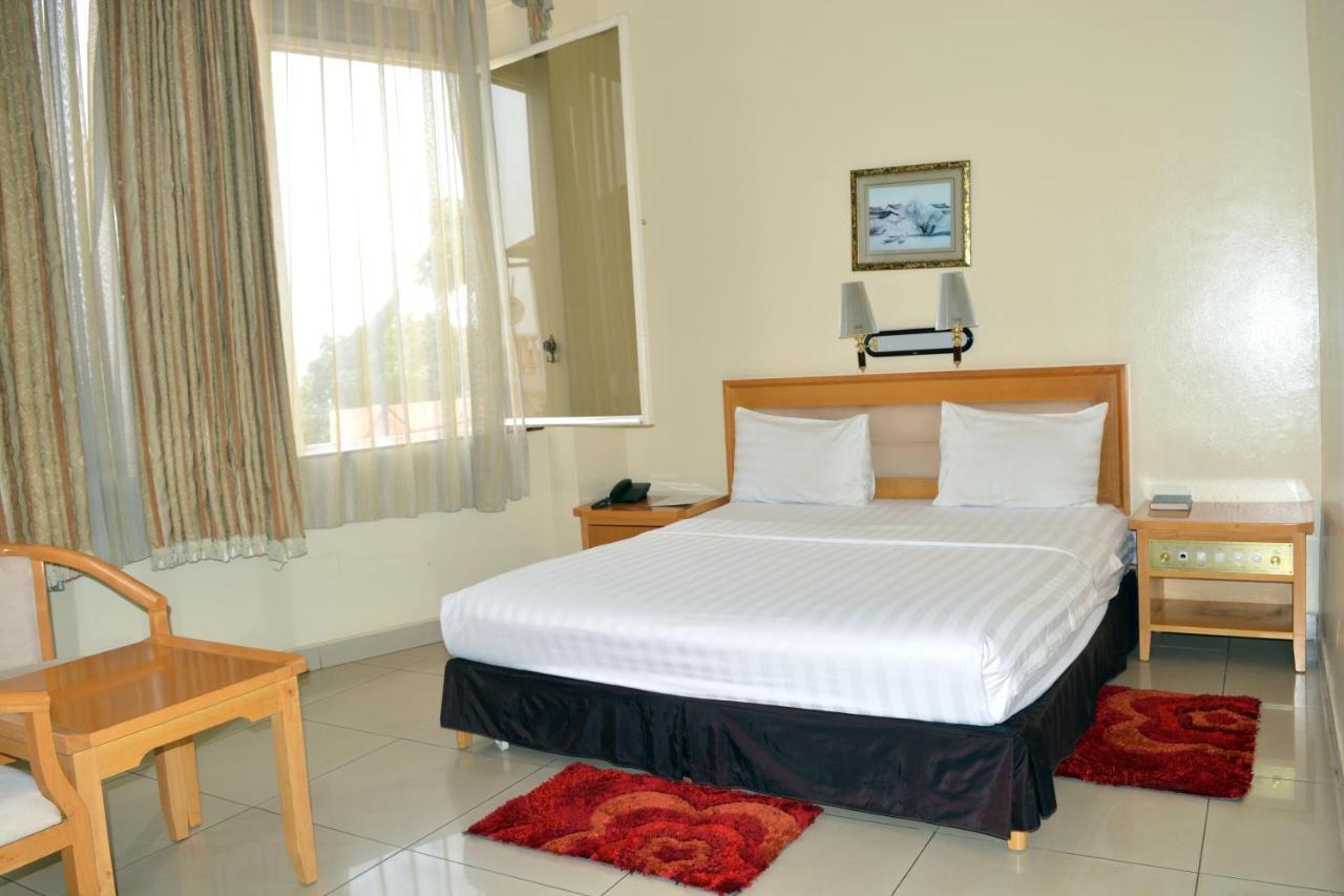 Civitas Hotel Кигали Екстериор снимка