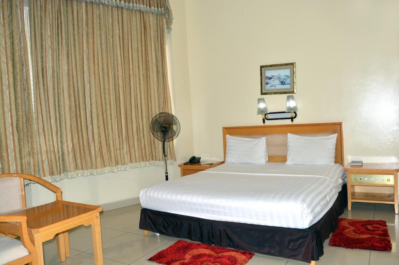 Civitas Hotel Кигали Екстериор снимка