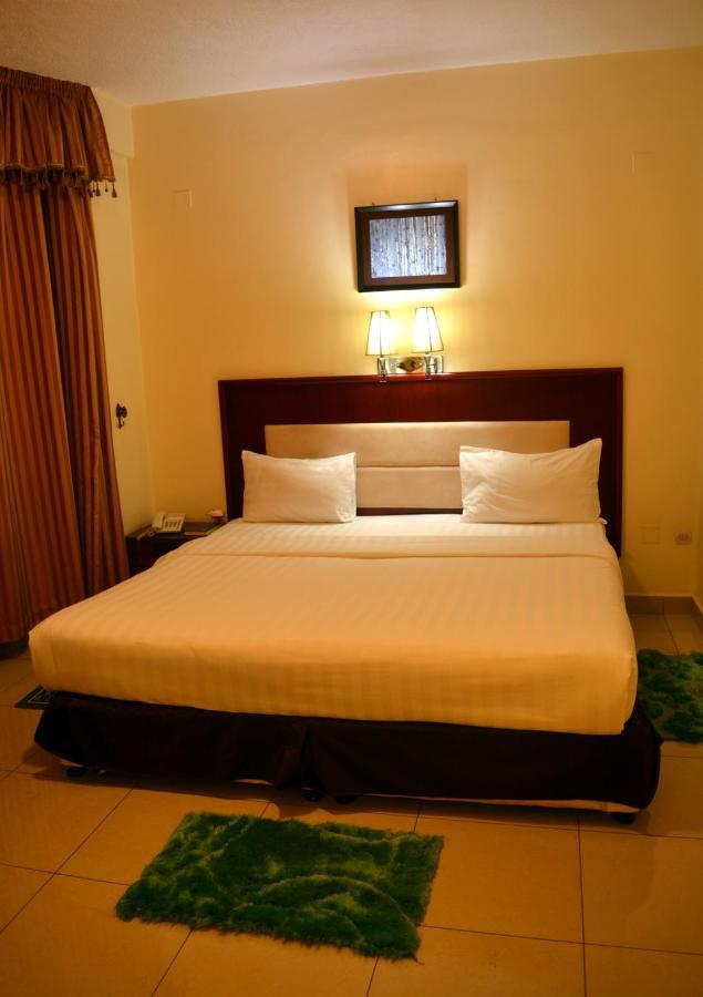Civitas Hotel Кигали Екстериор снимка